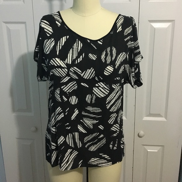 Soprano cutout back tee - Picture 2 of 3