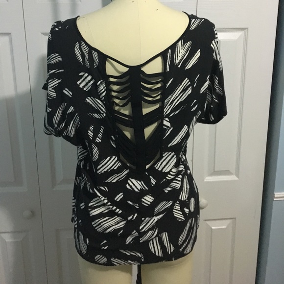 Soprano cutout back tee - Picture 3 of 3