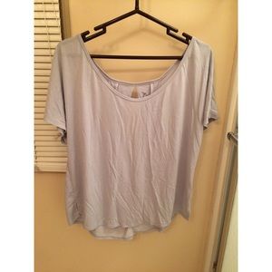 Old Navy Active loose shirt with cut out back