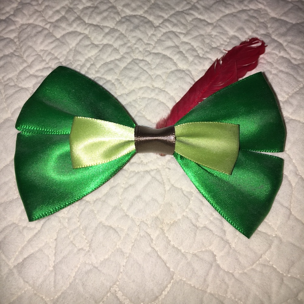 ✨Disney's Peter Pan Hair Clip✨
