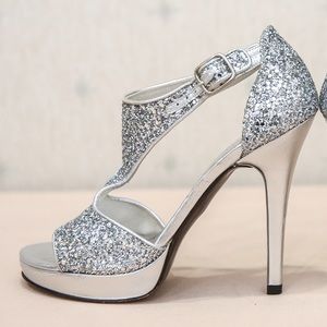 *SALE* ✨Stuart Weitzman Silver Sparkle Heels - 7.5