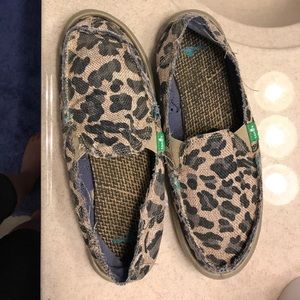 Cheetah print sanuk