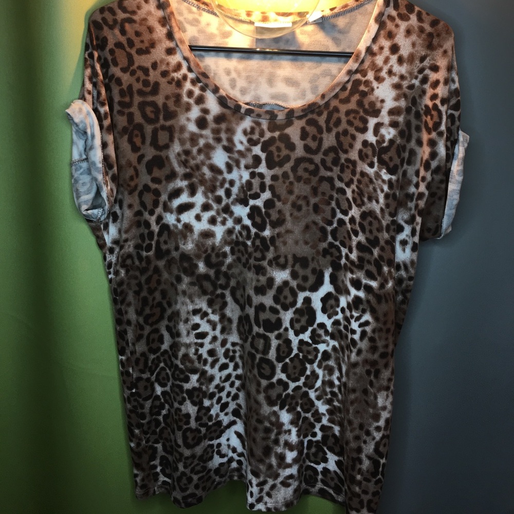 Eva Mendes - New York & Co. Leopard Tee