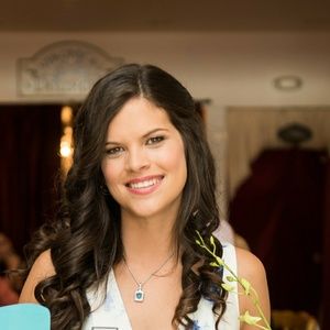 Meet your Posher, Alexandra