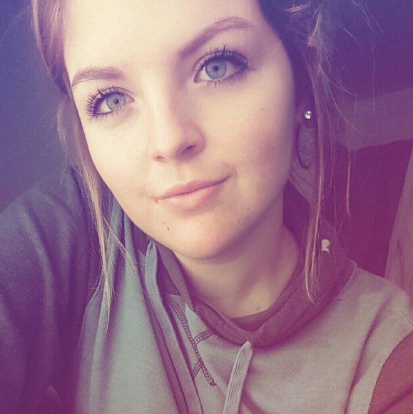 Meet your Posher, Layla - Picture 1 of 1