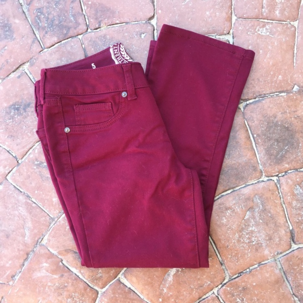 Burgundy capris
