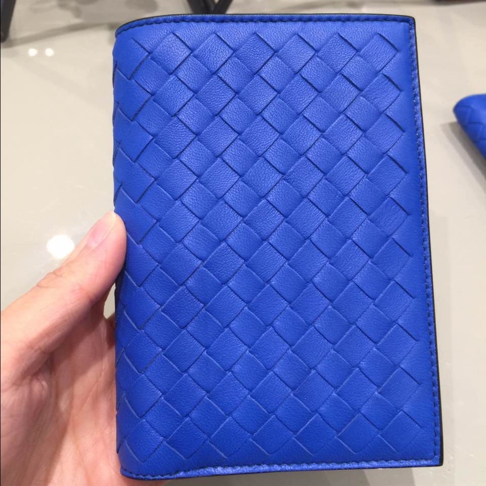New Bottega Veneta Bifold Wallet