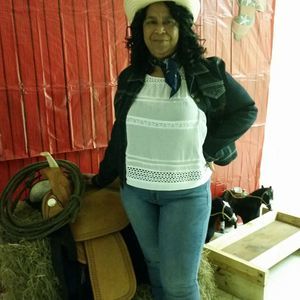 Meet your Posher, Debra