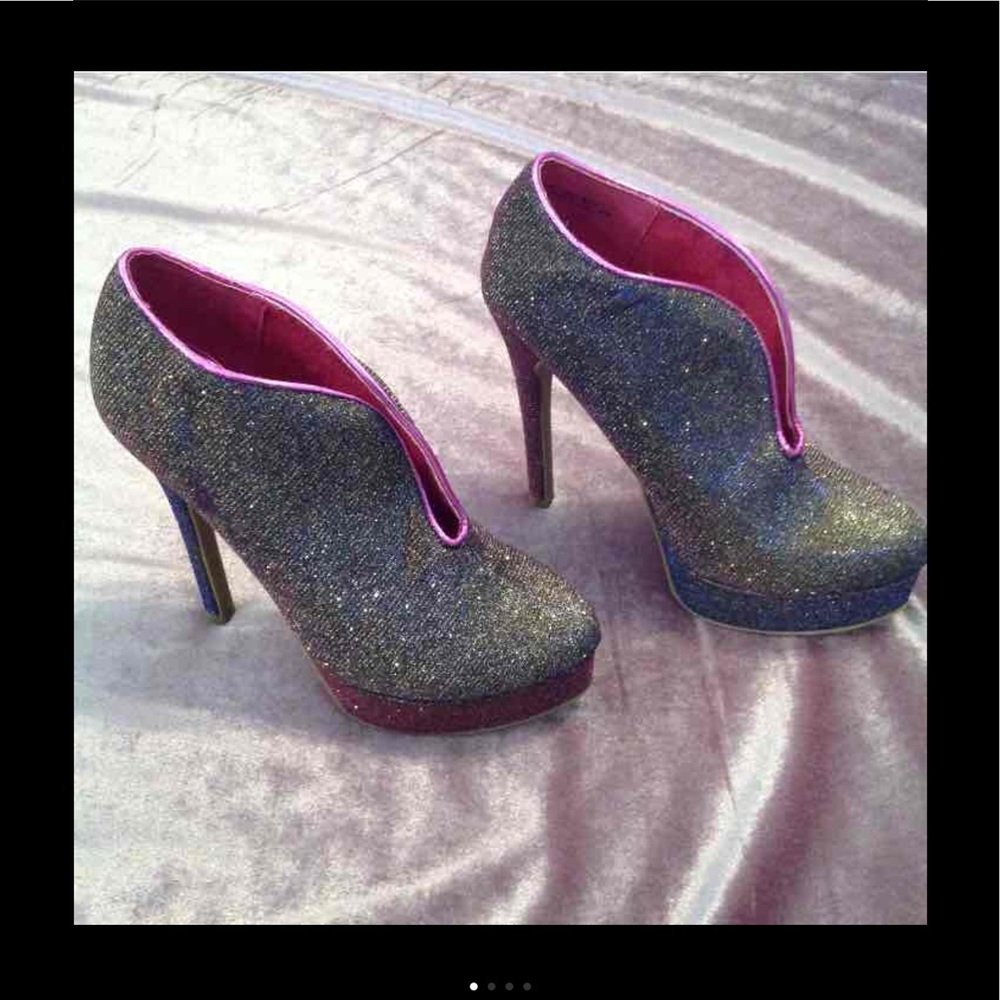 Chinese Laundry Iridescent Pumps