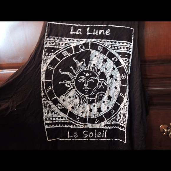 💜 MUSCLE TEE (PRICE DROP)! - Picture 4 of 8