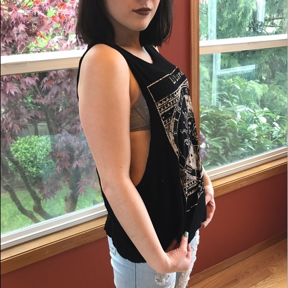 💜 MUSCLE TEE (PRICE DROP)! - Picture 5 of 8