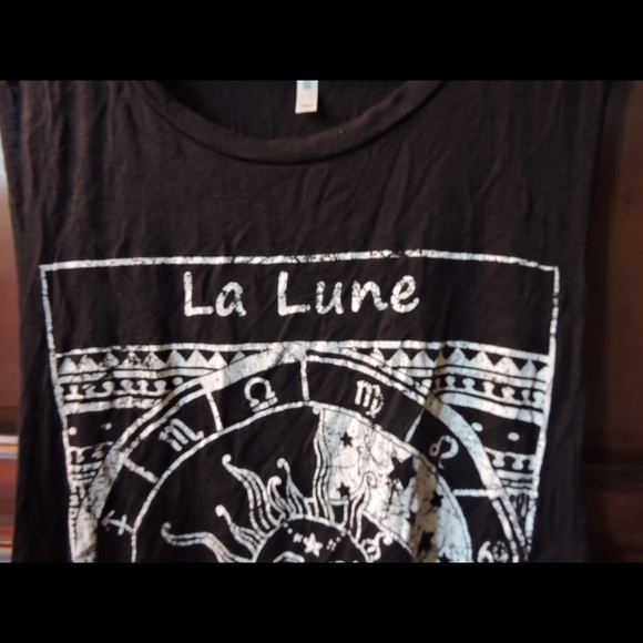 💜 MUSCLE TEE (PRICE DROP)! - Picture 6 of 8