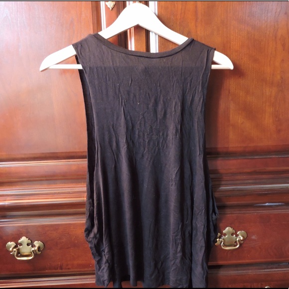 💜 MUSCLE TEE (PRICE DROP)! - Picture 7 of 8