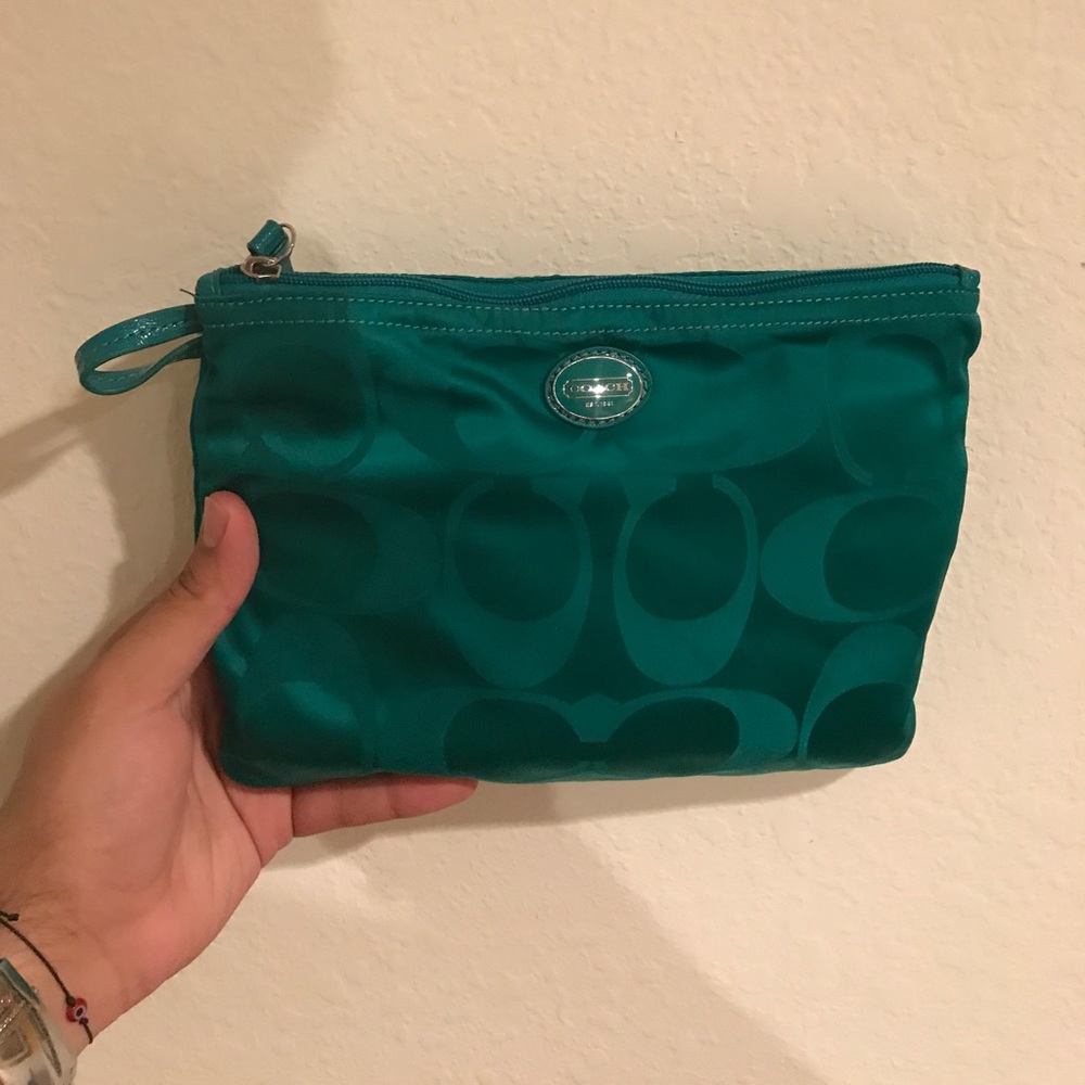 Signature Weekender Tote