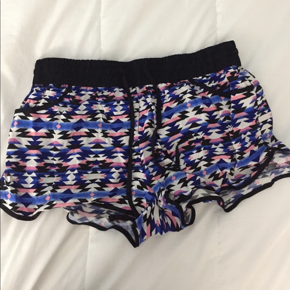 AZTEC PRINT FLOWY SHORTS