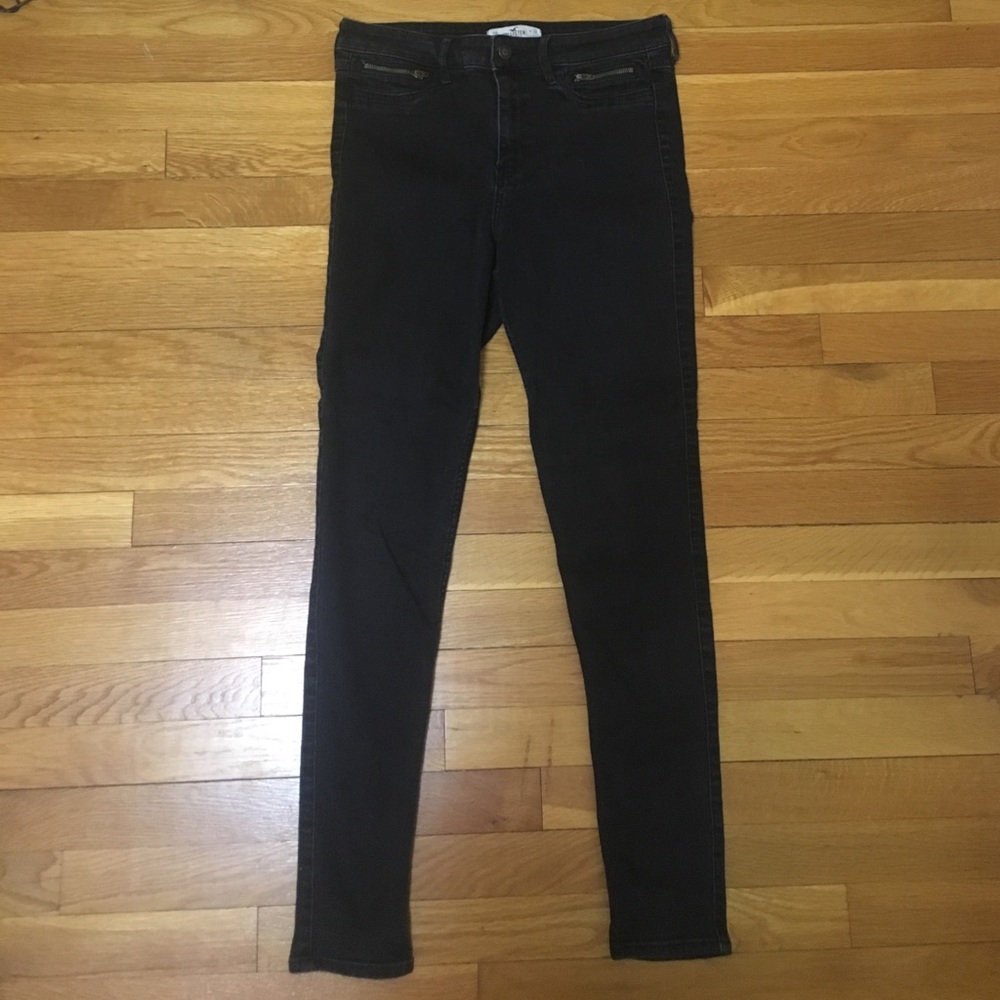 Black Hollister High-Waisted Skinny Jeans