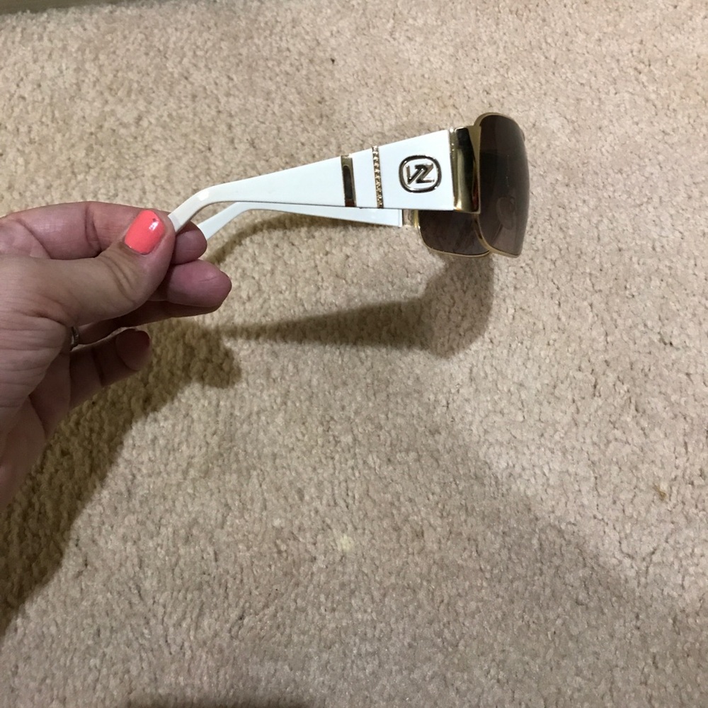 Vonzipper sunglasses