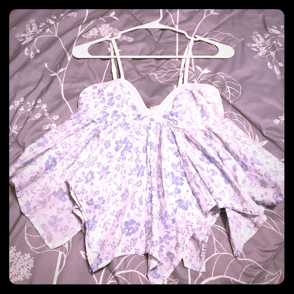Flyaway Top🎉💃✨🏝Moda Brand- Victoria Secret line