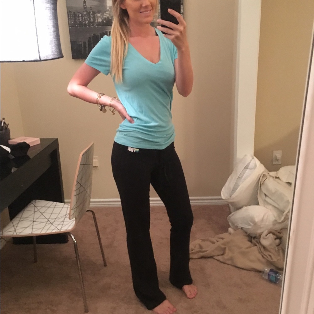 V Neck & Flare Pant