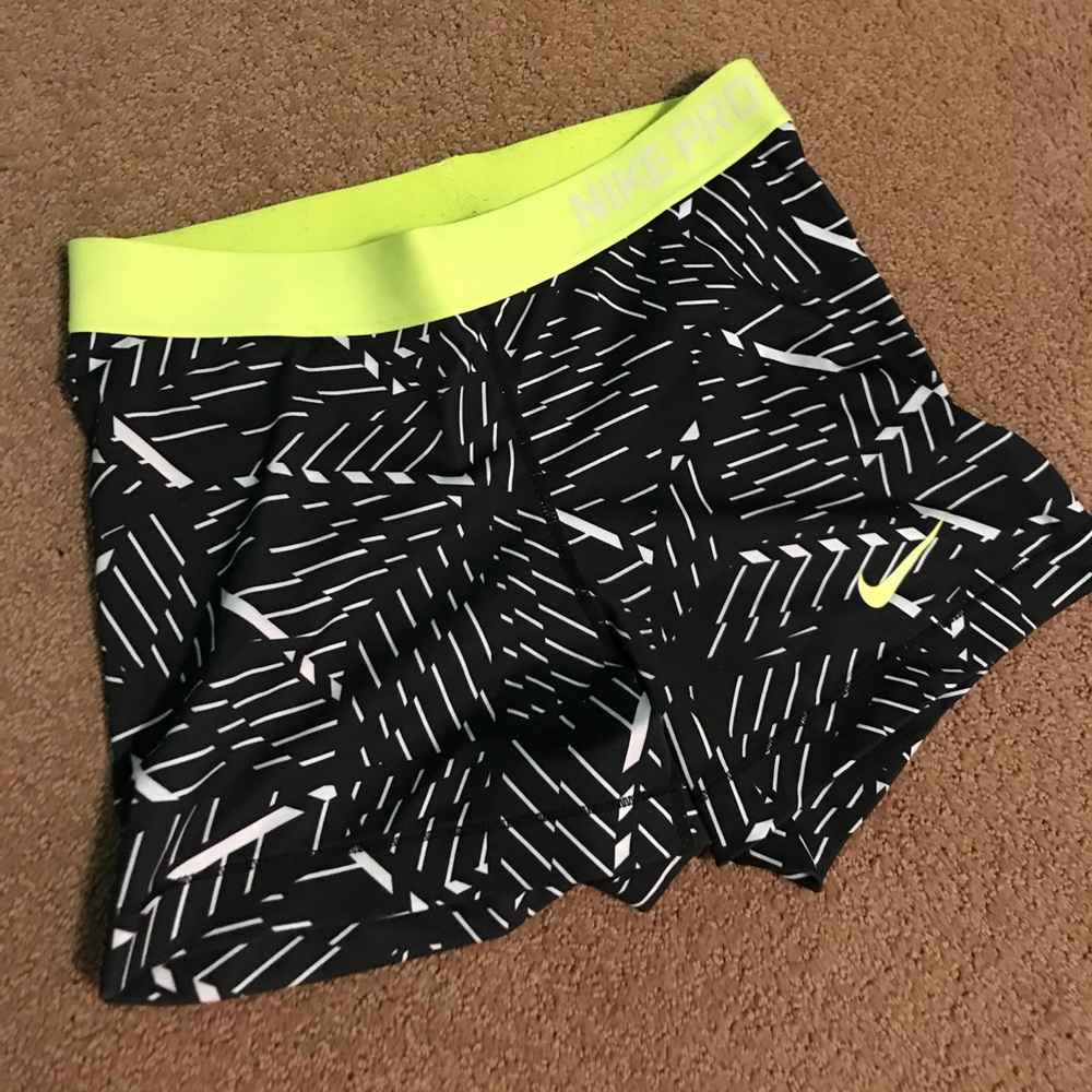 Black and white nike pro spandex