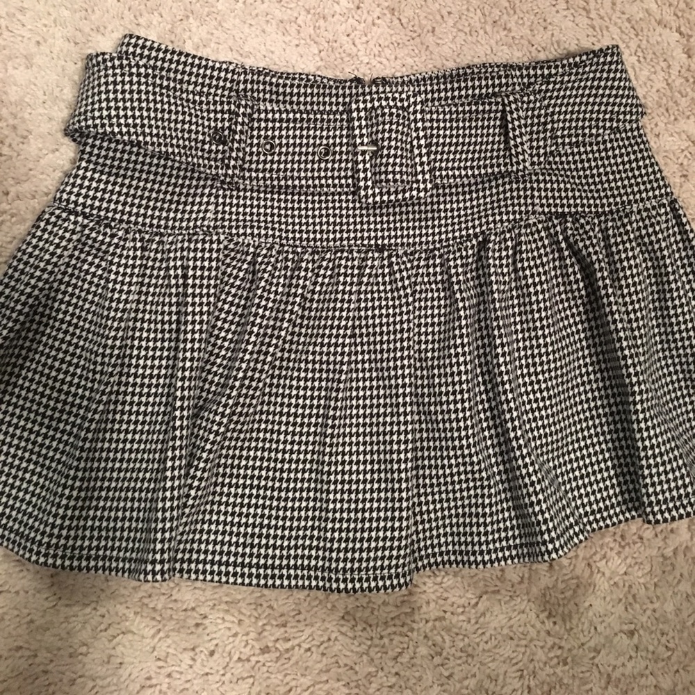 S Forever 21 Skirt skort black white print