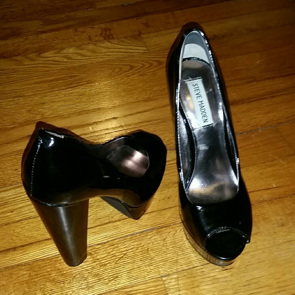 Madden Black Pumps