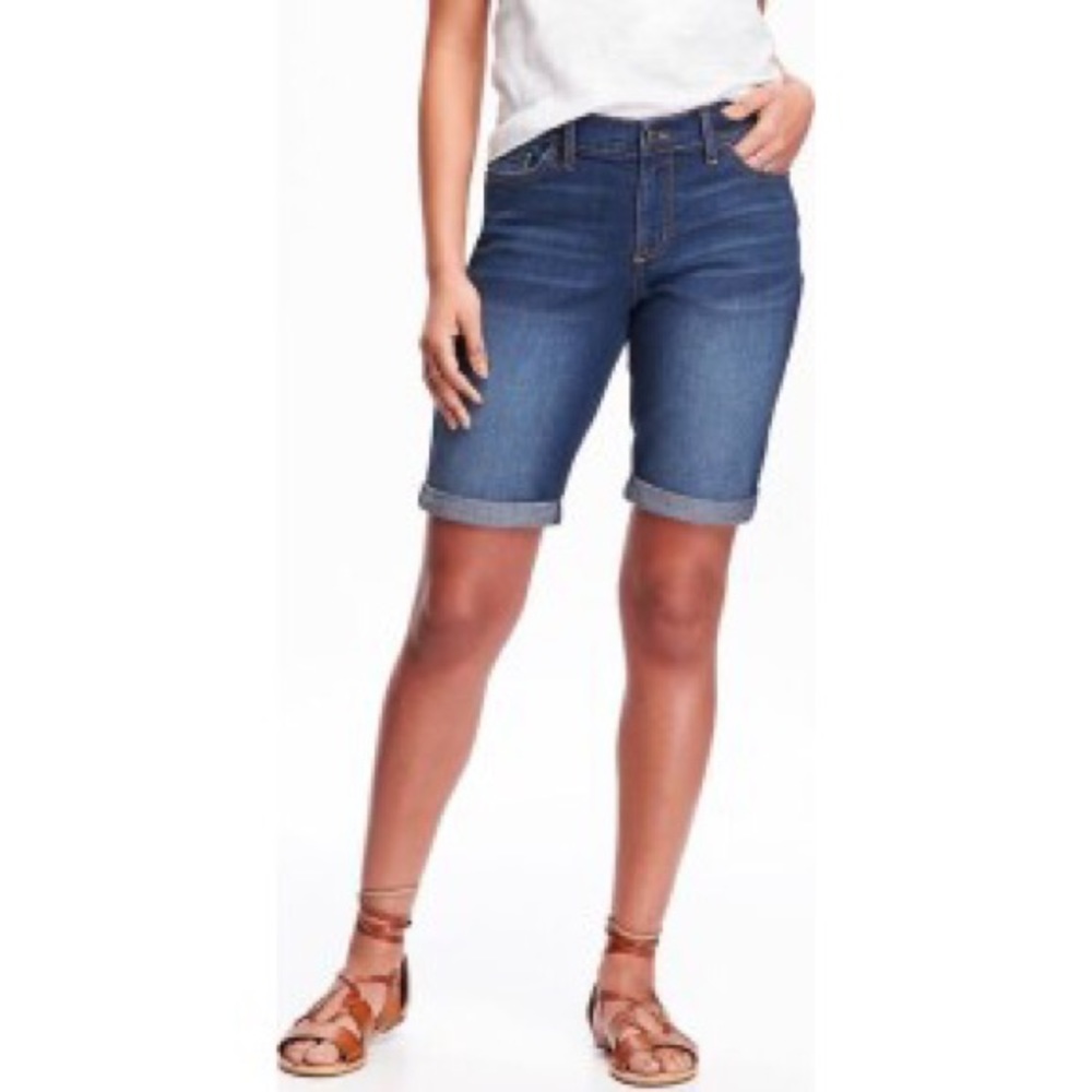 Old Navy Curvy Bermuda Shorts Size 8 NWT