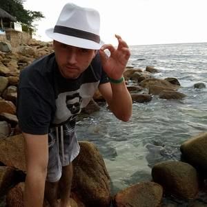 Meet your Posher, Robert