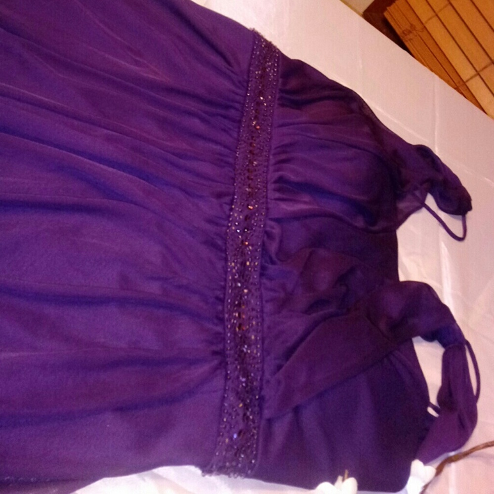 Dress - Picture 3 of 4