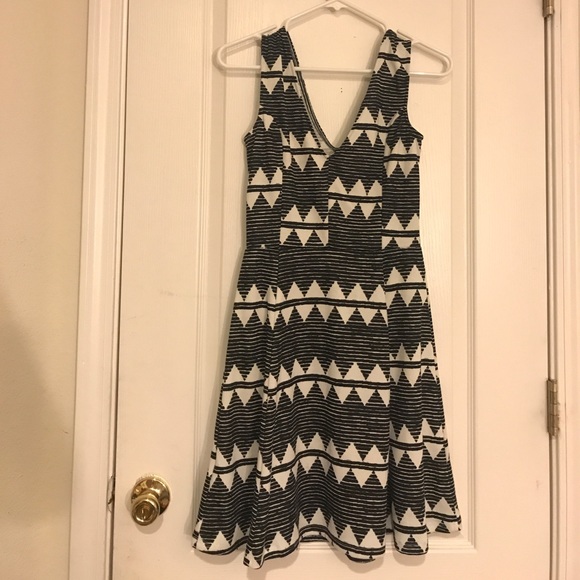 Patterned Dress - Picture 2 of 2