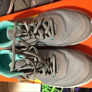 Nike flex TR5 running shoes
