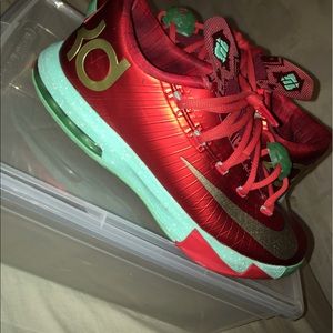 Christmas kd 6s size 9.5 will take anything hmu!