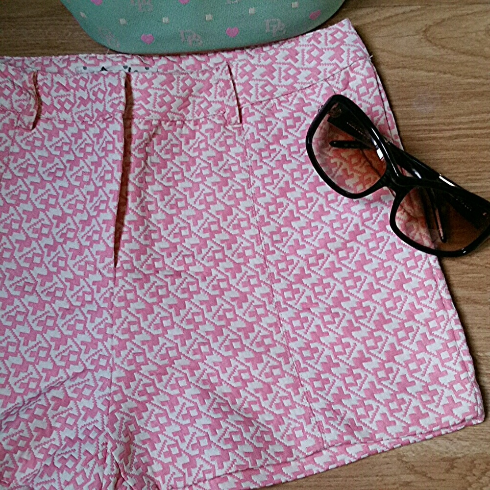 HP!! 🌟 Very J Patterned Shorts