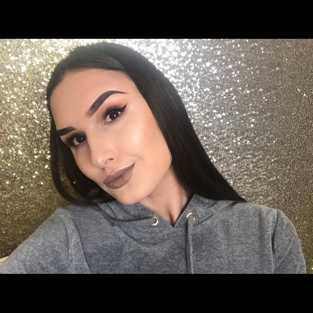 Meet your Posher, Alena