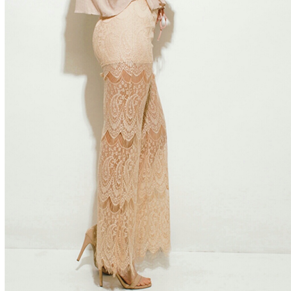 🚨LAST 1🚨🌟Lacey Boho flared pants - Picture 2 of 3