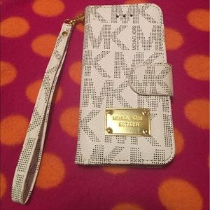 Michael Kors IPhone 6s case/wallet📲