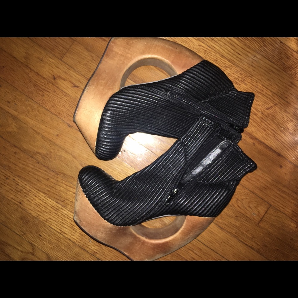 Jeffrey Campbell black Booties