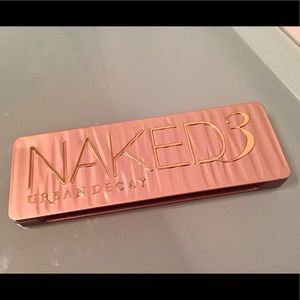 Urban Decay Naked 3 eyeshadow palette