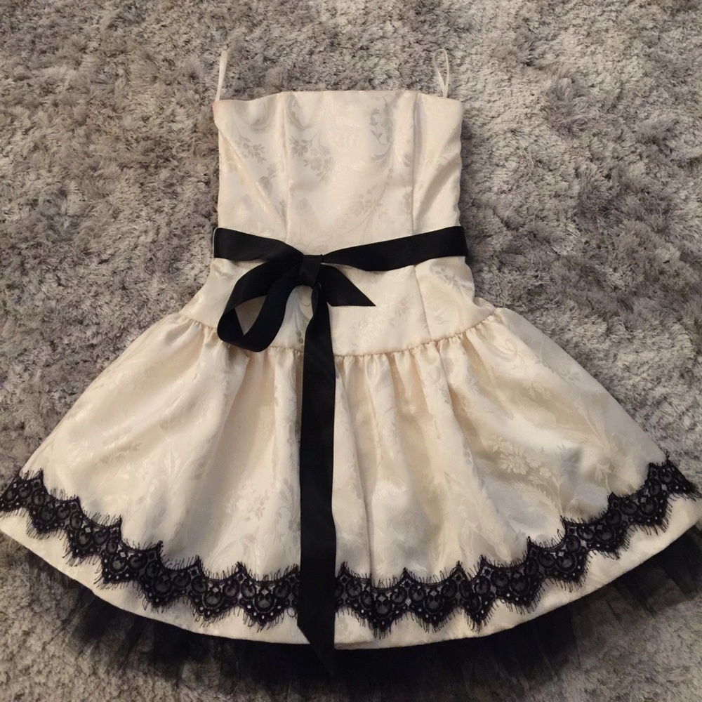 Jessica McClintock Party Dress size 4. - Picture 4 of 6