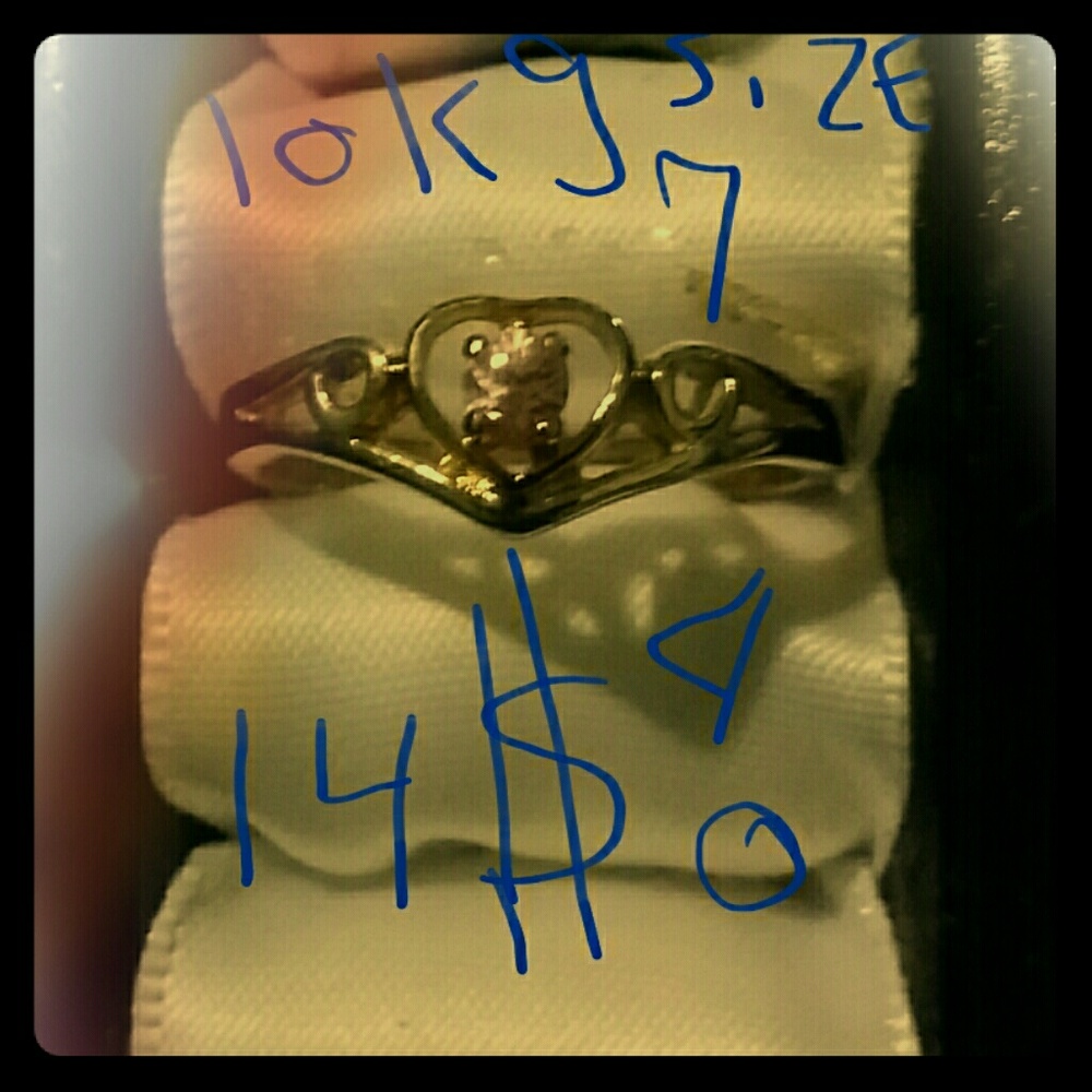 White gold 10k heart ring