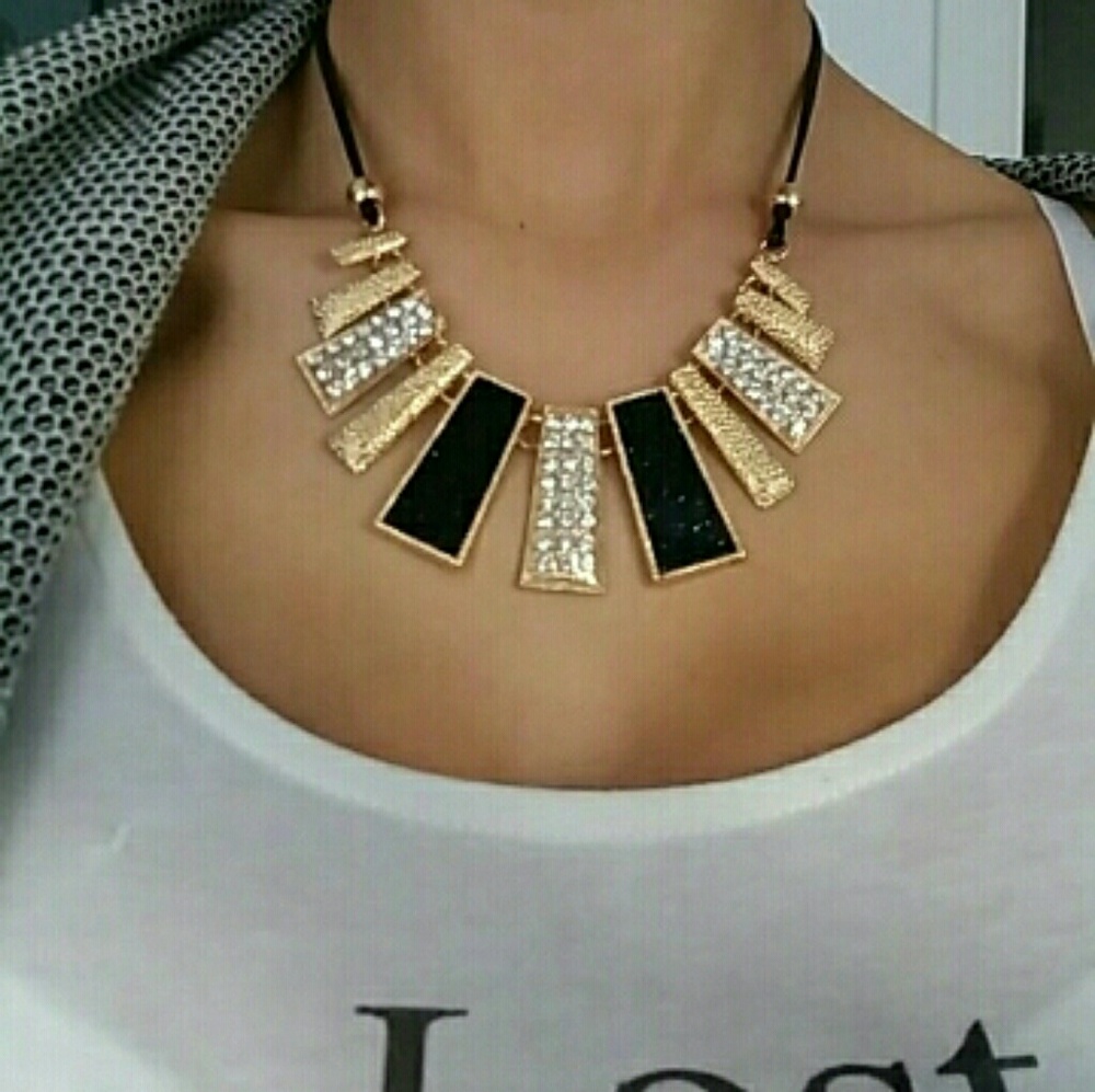 Leather chain pendant necklace