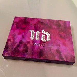 Urban Decay Vice 2 eyeshadow palette