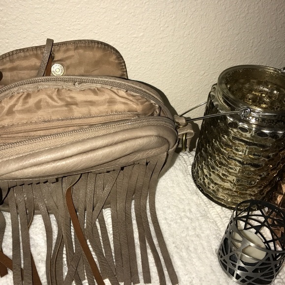 Indie, tassel cross-body purse! - Picture 3 of 3