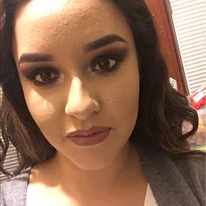 Meet your Posher, Cecilia