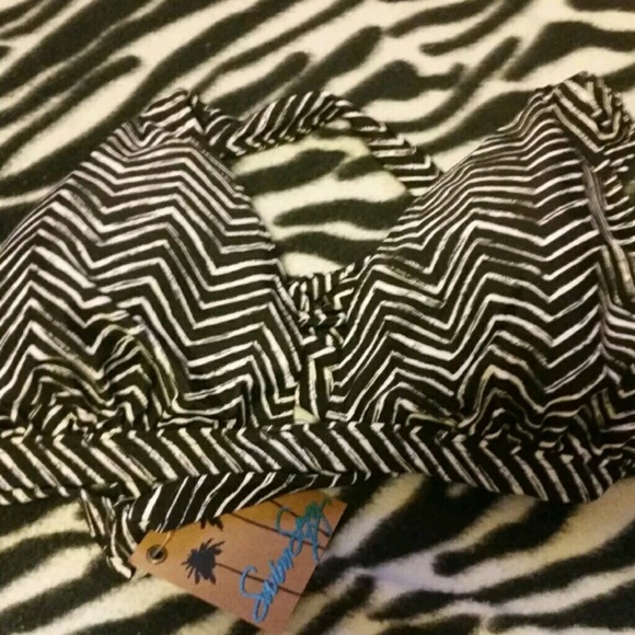 Swimsuit - Picture 2 of 3