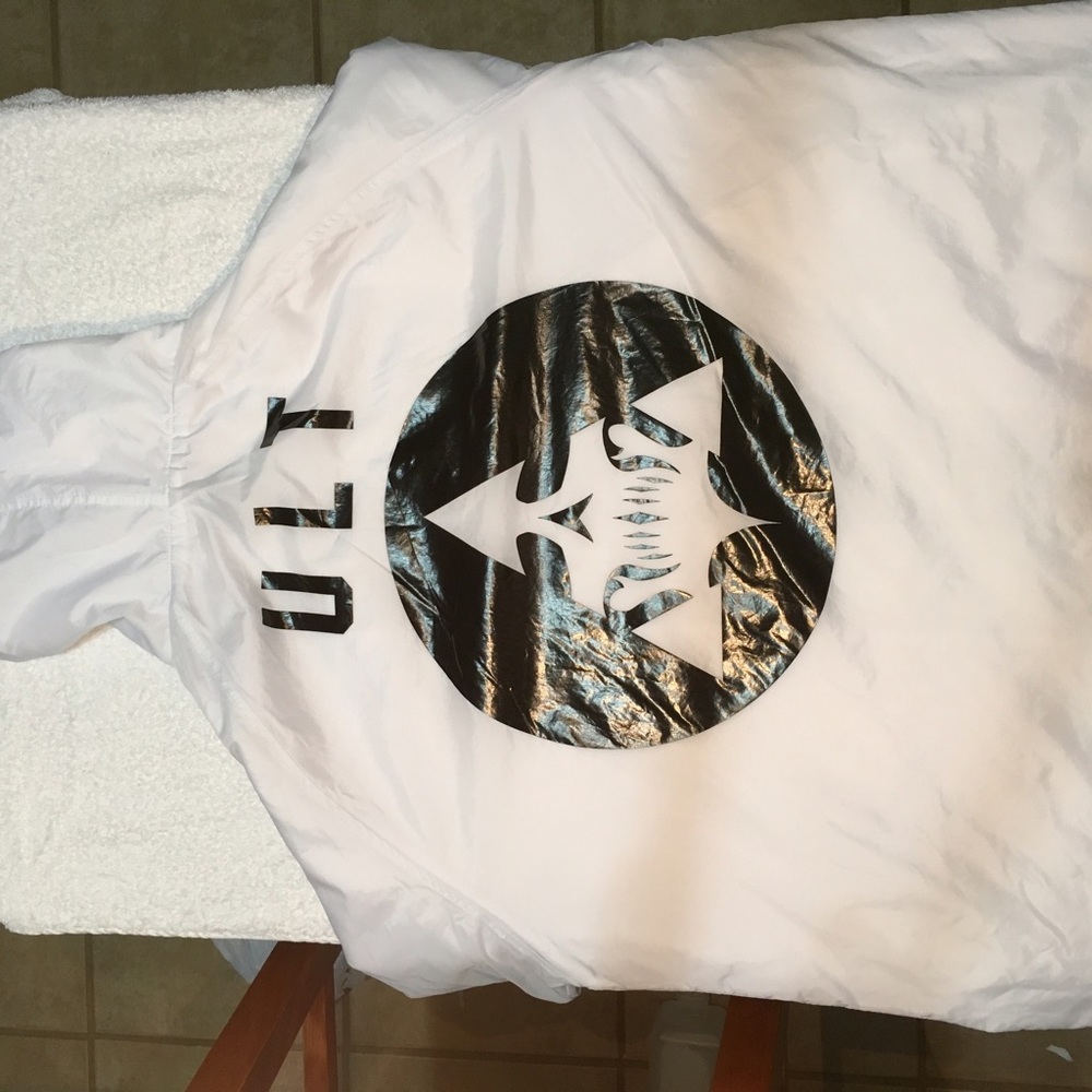 ULT windbreaker