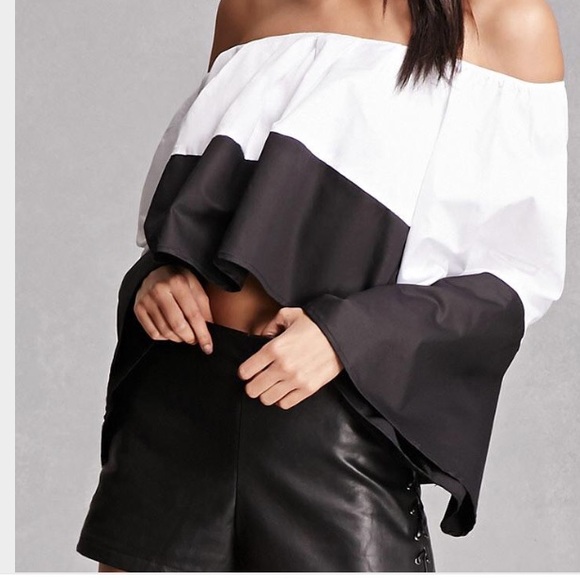 NWT OFF SHOULDER COLORBLOCK TOP SIZE SMALL - Picture 3 of 7