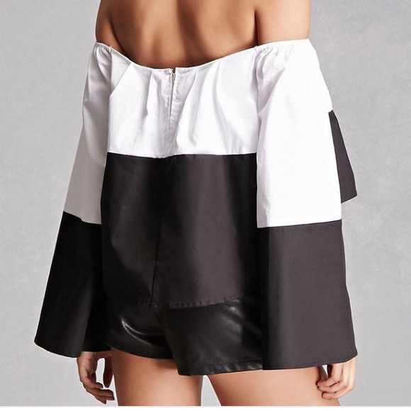 NWT OFF SHOULDER COLORBLOCK TOP SIZE SMALL - Picture 2 of 7