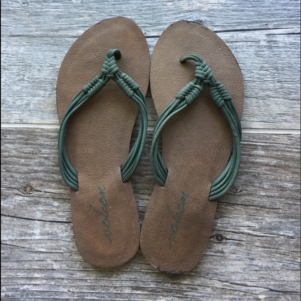 Volcom Green Rope Slippers Size 6