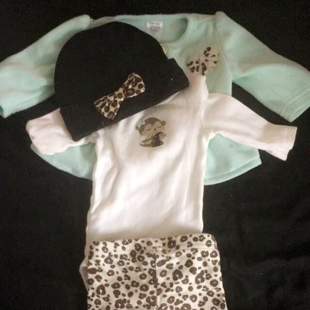 Carters newborn girl set